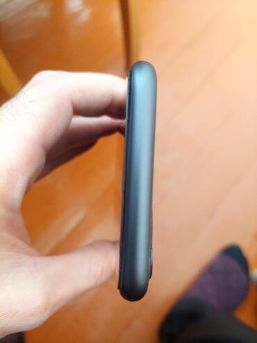 Apple iPhone: IPhone 11, 128 GB, Qara — 8