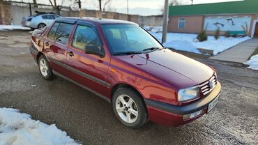 венту: Volkswagen Vento: 1992 г., 1.8 л, Механика, Бензин, Седан