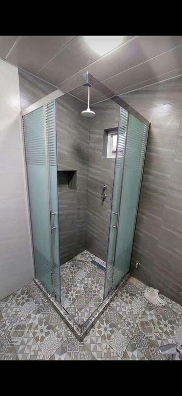 Duş kabinaları, arakəsmələr: Yeni Üstü açıq kabina, Künc üçün, Pulsuz çatdırılma — 10