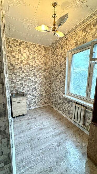 Продажа квартир: 1 комната, 36 м², 105 серия, 4 этаж, Косметический ремонт — 8