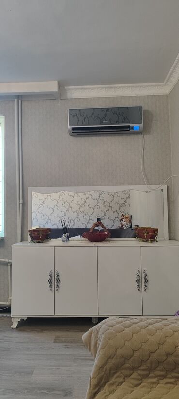 Açılan, 4 qapılı Düz dolab, Bufet