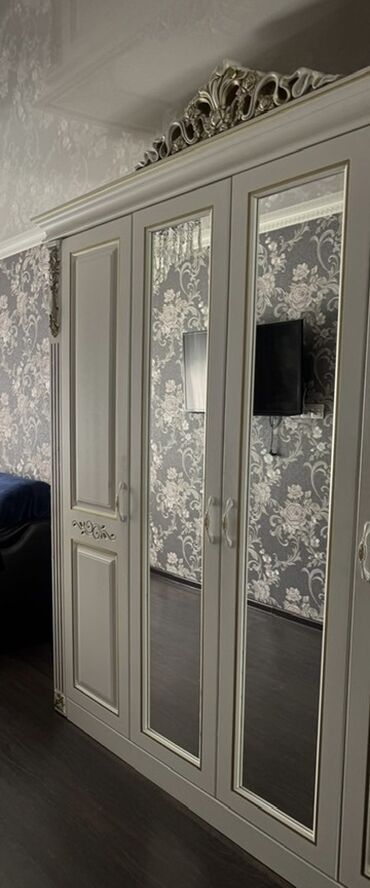 растойный шкаф: Классический четырехдверный шкаф для спальни/гостиной. - Корпус и