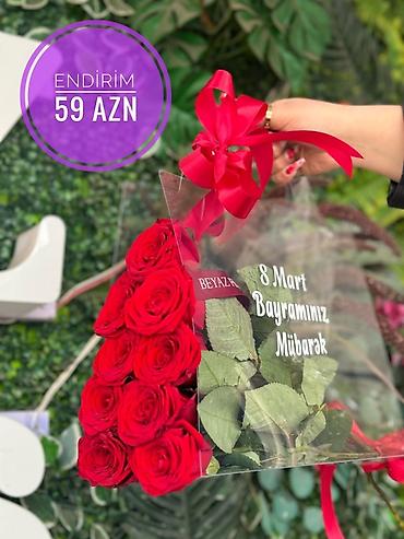 sakura gülü: 8 Mart üçün xüsusi gül kompozisiyası – şəffaf akril qutuda qırmızı — 6