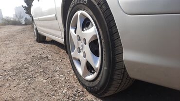 Hyundai: Hyundai Elantra: 1.6 l | 2004 il Sedan — 25