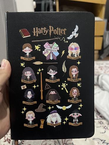 ежедневники именные: Ежедневник/блокнот Harry Potter в чёрной обложке. - Формат: примерно — 1