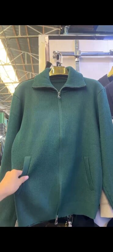 полузамок мужской: Кардиган на молнии, цвет глубокий зелёный. - Фактура: плотная