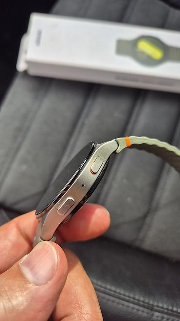 qadim: Samsung Galaxy Watch7 (44 mm) ağıllı saat Xüsusiyyətlər: - Korpus: 44 — 3
