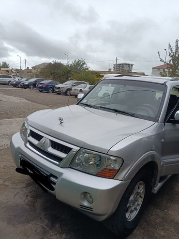çeşqa maşını: Mitsubishi Pajero: 3 l | 2003 il 299000 km Ofrouder/SUV