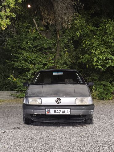 будка рефрижератор купить бу: Volkswagen Passat: 1989 г., 1.8 л, Механика, Газ, Седан