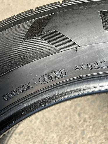 60: Комплект из 4 летних шин Kumho, размер 235/60 R18 107V. Особенности — 5