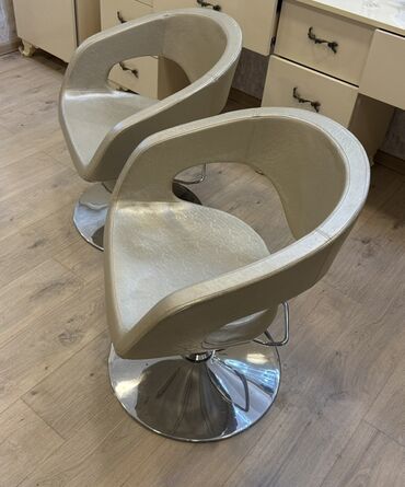 Salon kreslosu, 3 ədət var 1 i 300 manatdır