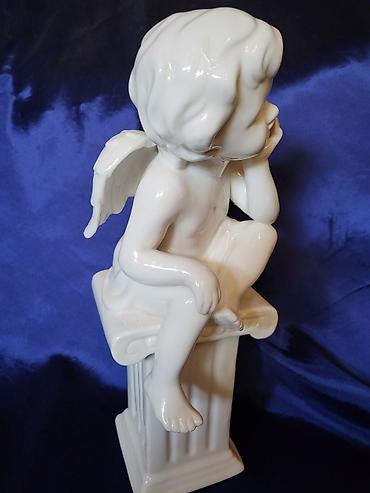 sintelon kula: Porcelanska veca,nova figura andjela ( heruvima ),na stubu. Nova — 5
