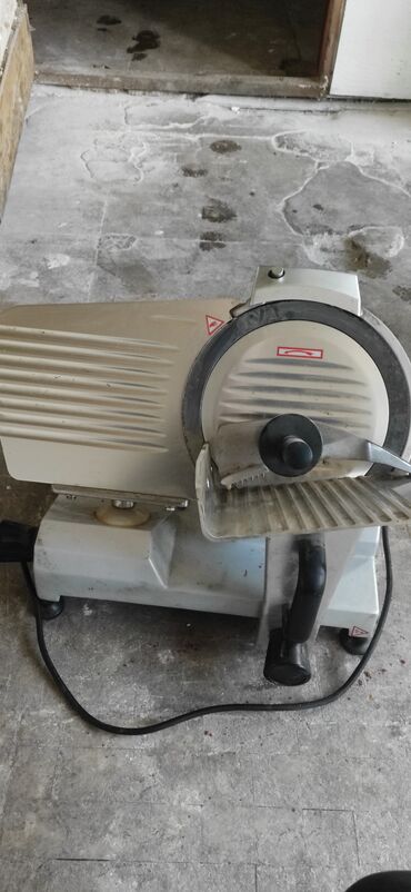кухонное оборудование для кафе: Электрический слайсер для мяса MEAT SLICER, модель 250ES-10