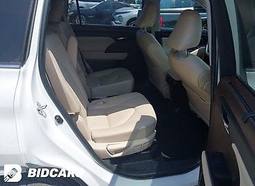 subaru cross: Toyota Highlander: 2022 г., 2.5 л, Автомат, Гибрид, Кроссовер — 8
