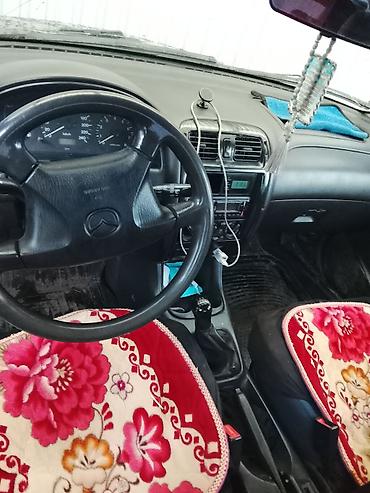 124 2 2: Mazda 626: 1999 г., Механика, Седан — 8