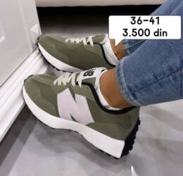Women's Sneakers and athletic shoes: New Balance, 38 — 11