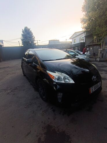 Toyota: Toyota Prius: 2015 г., 1.8 л, Автомат, Гибрид, Хетчбек