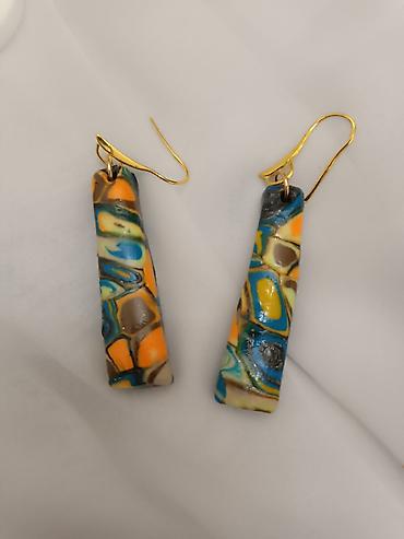 Minđuše: Ručno rađene mindjuse od gline sa unikatnim apstraktnim dezenom i — 24