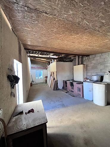 Продажа коттеджей и домов: Продаю дом 5 комнат, с ремонтом 100 кв. м, в центре г. Орловка. Уч — 21