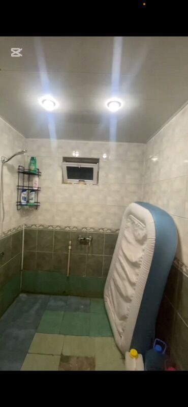 Köhnə tikili: Satılır: Yeni Gəncə icra hakimiyyətinin qarşısı Karizma restoranın — 14