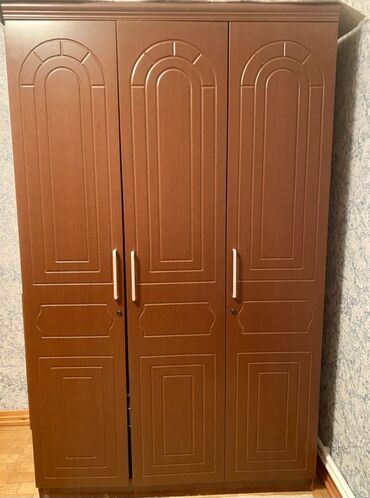 Matraslar: Açılan, 3 qapılı Düz dolab, Qarderob, paltar dolabı