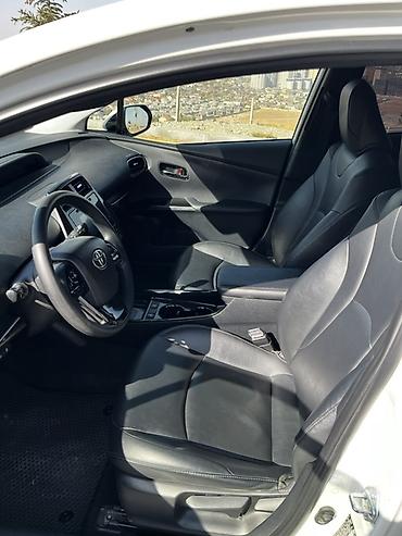 byd 06 ev: Toyota Prius: 2019 г., 1.8 л, Гибрид, Лифтбек — 6