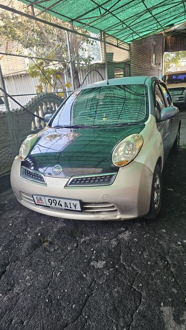 продаю в связи с переездом: Nissan March: 2002 г., 1.3 л, Автомат, Бензин, Хэтчбэк