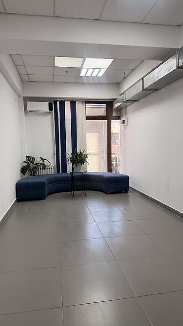 аренда мест бишкек: Аренда офисов, 30 м², В бизнес центре, 1 линия — 10
