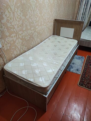 кровать кровать кровать: Бир кишилик керебет, Колдонулган, Матрасы бар, узуну - 200 см
