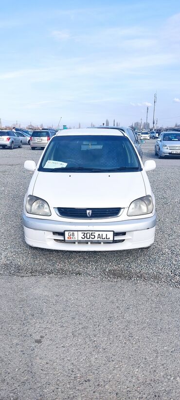 Toyota: Toyota Raum: 2001 г., 1.5 л, Автомат, Бензин