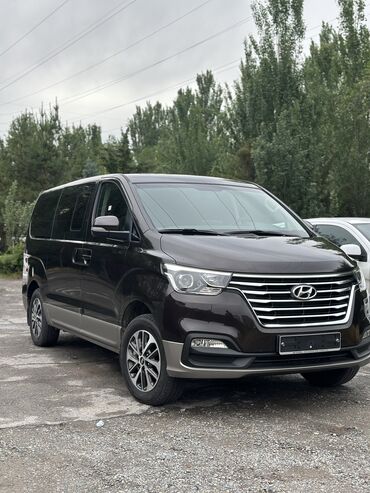 продаю в связи с переездом: Hyundai H-1 (Grand Starex): 2018 г., 2.5 л, Автомат, Дизель, Минивэн