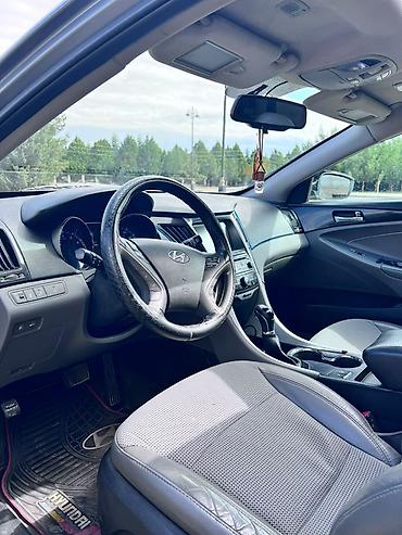 sorento arxa stop: Hyundai Sonata sedan – boz rəngli, dinamik və komfortlu şəhər/tras — 5