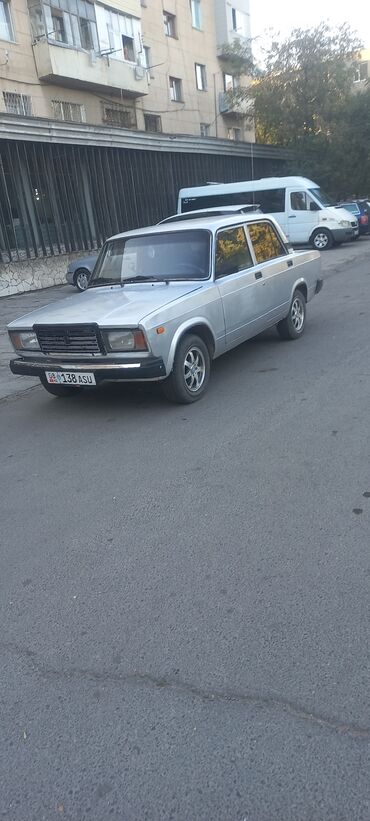 авто в долг: Классический советский автомобиль ВАЗ-2107. 2011г обём 1.6 инжектор