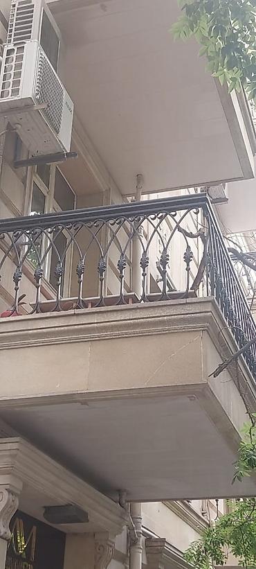 Barmaqlıqlar: Pəncərələr üçün qızılı rəngdə, dəmir barmaqlıqlar. Dekorativ — 10