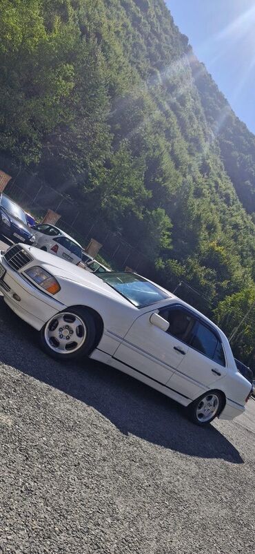 Mercedes-Benz: Mercedes-Benz C-Sinif (W202) sedan - Kuzov: ağ rəng, 4 qapılı sedan — 6