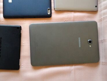 Tableti: Lot tablet računara – 5 komada - Huawei tablet (srebrni, metalno — 8