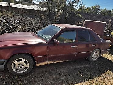 audi q: Mercedes-Benz W124: 1992 г., 2 л, Механика, Газ, Седан — 3