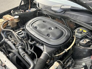 Mercedes-Benz: Maşın şəkildə göründüyü kimidir. Kasmetikasi idealdi. Tək kraskasina — 18