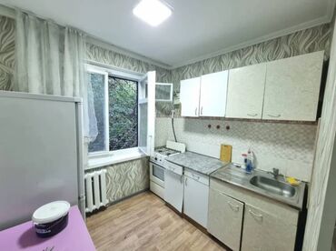 купить 4 комнатную квартиру в бишкеке: 1 комната, 33 м², 104 серия, 2 этаж, Косметический ремонт
