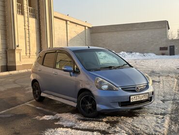 фит центр: Honda Fit: 2001 г., 1.3 л, Вариатор, Бензин, Хэтчбэк