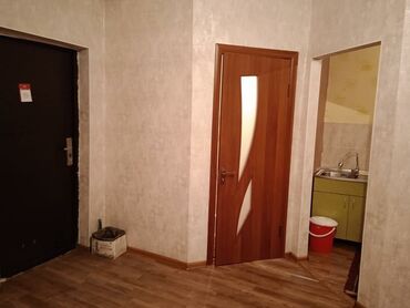 1 ком кв в бишкеке снять в Кыргызстан | Долгосрочная аренда квартир: 1 комната, 26 м², 1 этаж, Старый ремонт