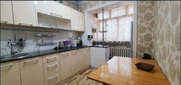 молодой гвардия квартира: 3 комнаты, 62 м², 105 серия, 2 этаж, Косметический ремонт