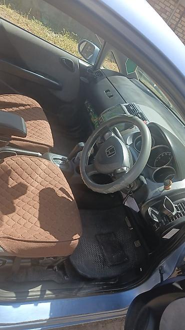 sprinter 4 4: Honda Fit: 2002 г., 1.3 л, Автомат, Бензин, Хэтчбэк — 4