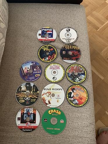 PlayStation 1 üçün oyun diskləri dəsti Tərkib (şəkildə olanlar): -