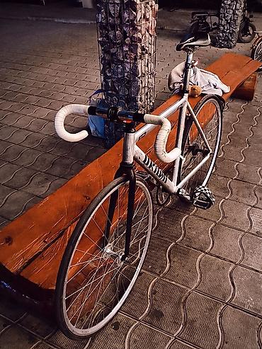 Фикс-байк (fixed gear) на легкой алюминиевой раме. Фикс на базе