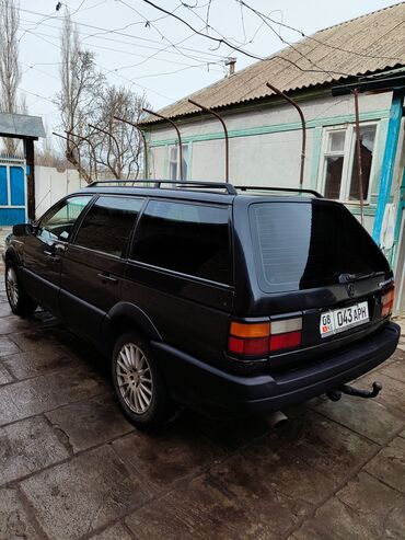 бишкек ош машина: Volkswagen Passat: 1993 г., 2 л, Механика, Бензин, Универсал