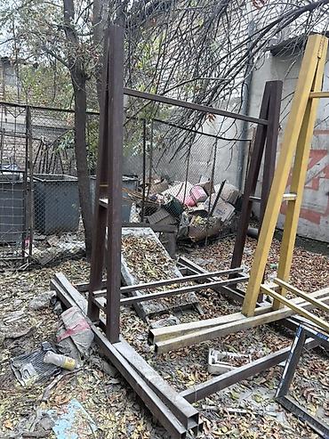 бена блок: Стальной передвижной пирамидальный стеллаж (козел) для хранения и — 1