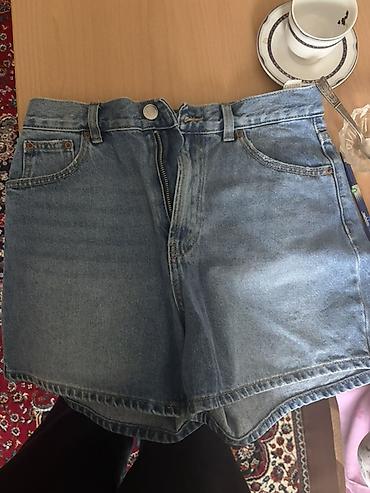 Şortlar: Mavi denim şort - Material: 100% kot (jeans), orta qalınlıq - Rəng — 1