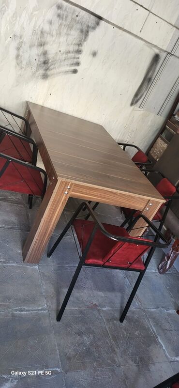 Masa və oturacaq dəstləri: Mətbəx üçün, Yeni, Açılmayan, Dördbucaq masa, 4 stul — 10