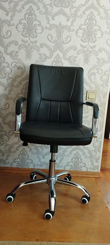 Ofis mebeli: Ofis/iş stulu – qara rəng - Material: süni dəri oturacaq və bel — 4